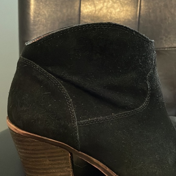 Women's Lucky Brand Leather And Suede Heeled Booties Size 9 - Picture 7 of 13